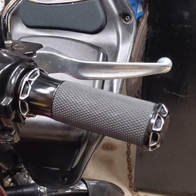 HEYOMOTOR close-up of CNC edge cut highlighting precise machining and durability