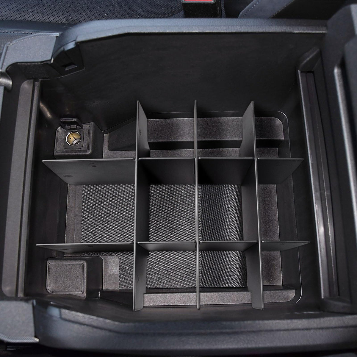 HGWEI front view of organizer showing neat storage and easy access