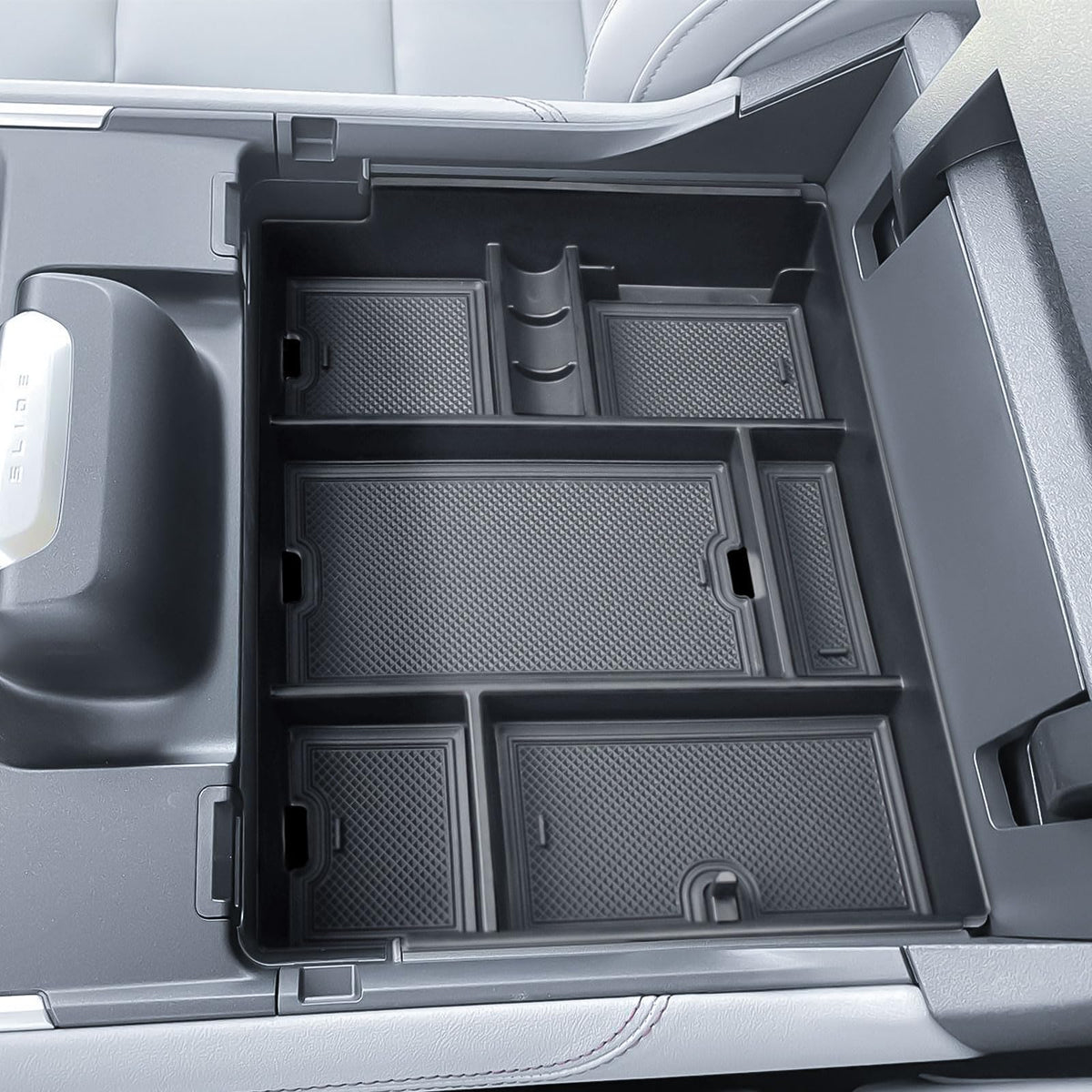 HGWEI lifestyle shot in cabin showing tidy console and better organization