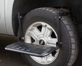 HitchMate TireStep close-up of the 22x10 platform, non-slip benefit