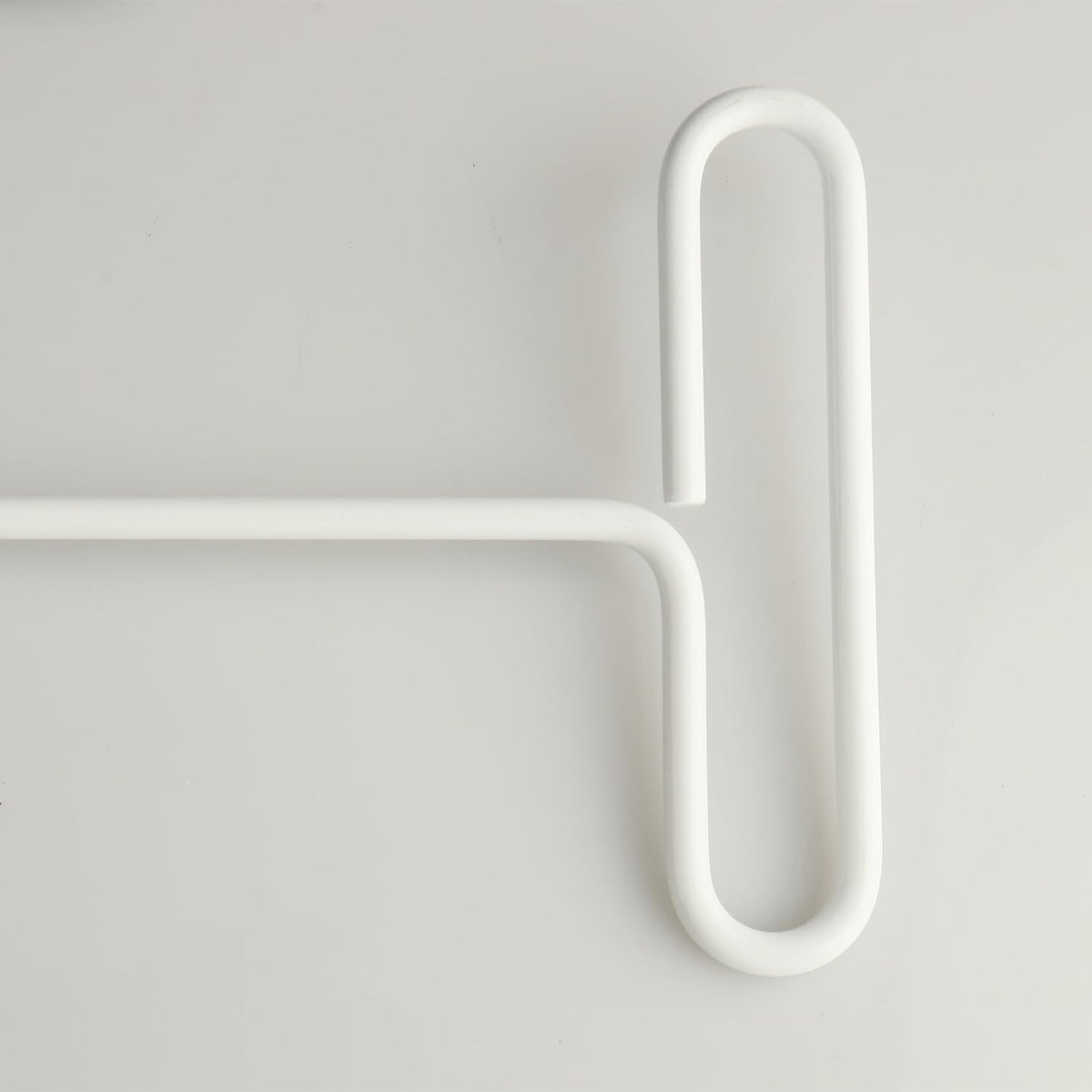 Holdly tools next to ruler showing scale and measurement accuracy