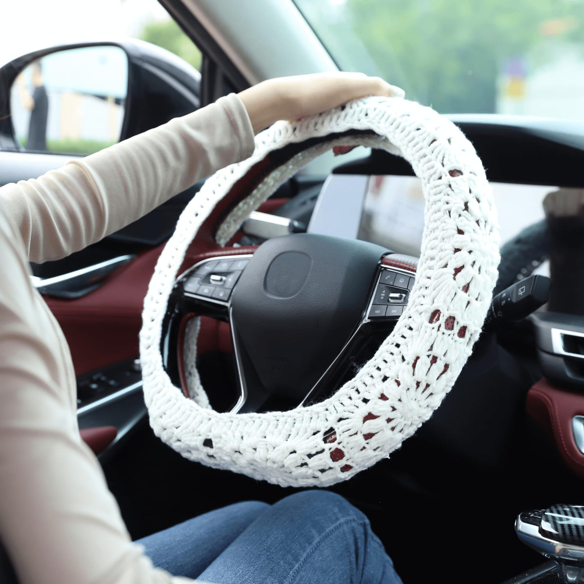 HOMEGYMFREE side profile fitted on steering wheel demonstrates snug fit and comfort