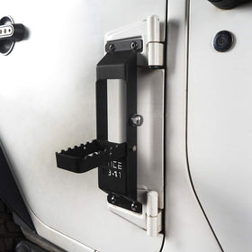 Hooke Road front view mounted on Jeep hinge showing secure fit and access