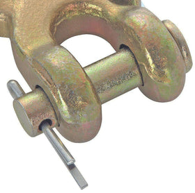 HOOTO hooks attached to trailer safety chain demonstrating secure load connection