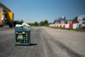 Hot Shot's Secret liquid texture close-up showing additive clarity and deposit-dispersing action
