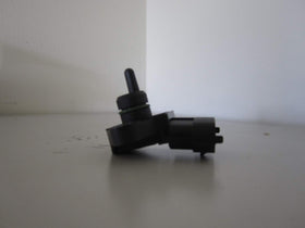 HYUNDAI sensor beside ruler showing size and mounting alignment benefit