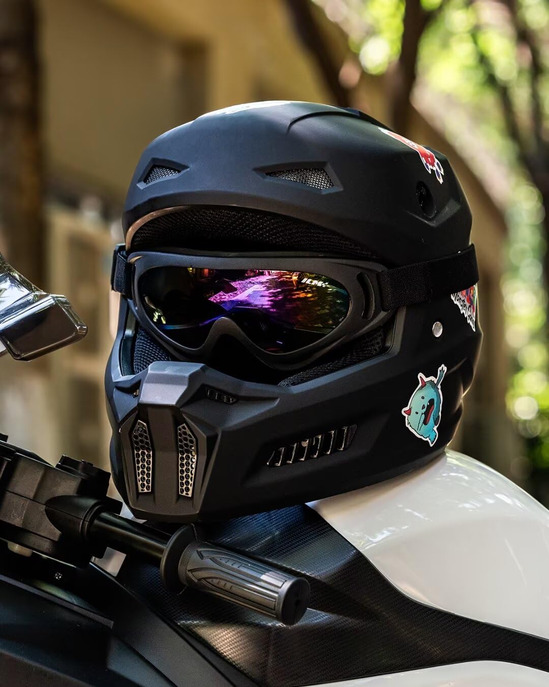 ILM helmet beside ruler showing Youth-XLarge size and scale advantage