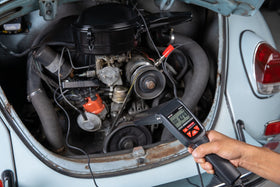 Innova 3568 split-screen LCD displaying tachometer and advance simultaneously