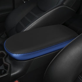 INTGET label and seam detail highlighting precise fit and long-lasting stitch