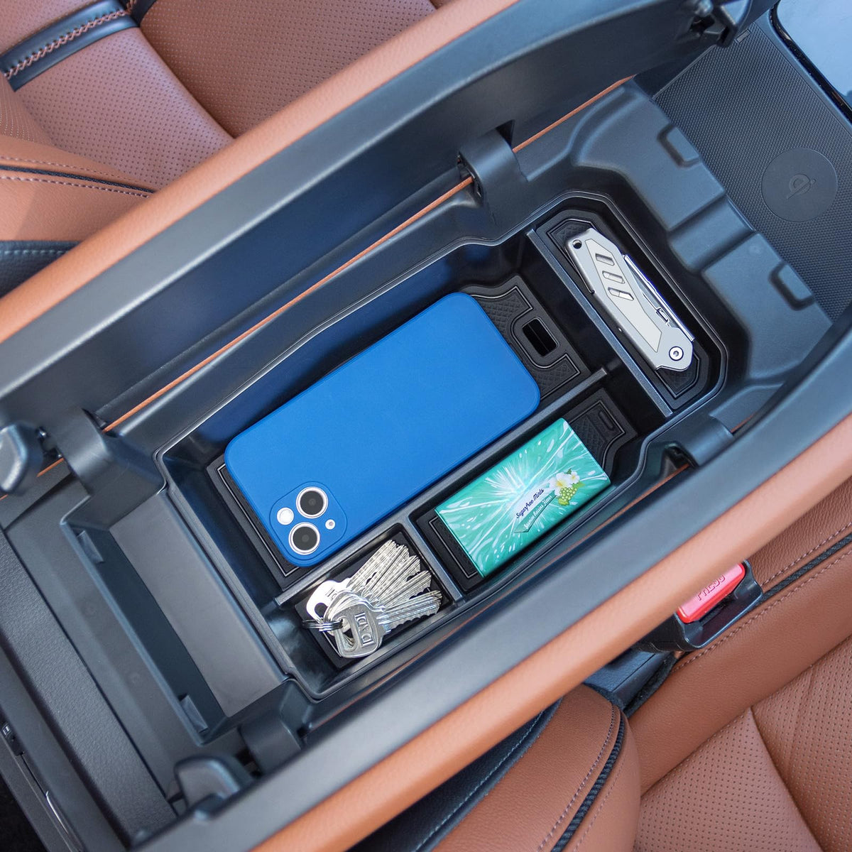INTOPART size comparison with keys and phone showing scale and capacity
