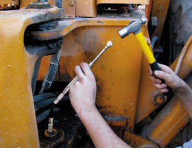IPA Tools 7864 pocket model detail highlighting compact design for tight spaces and precise access