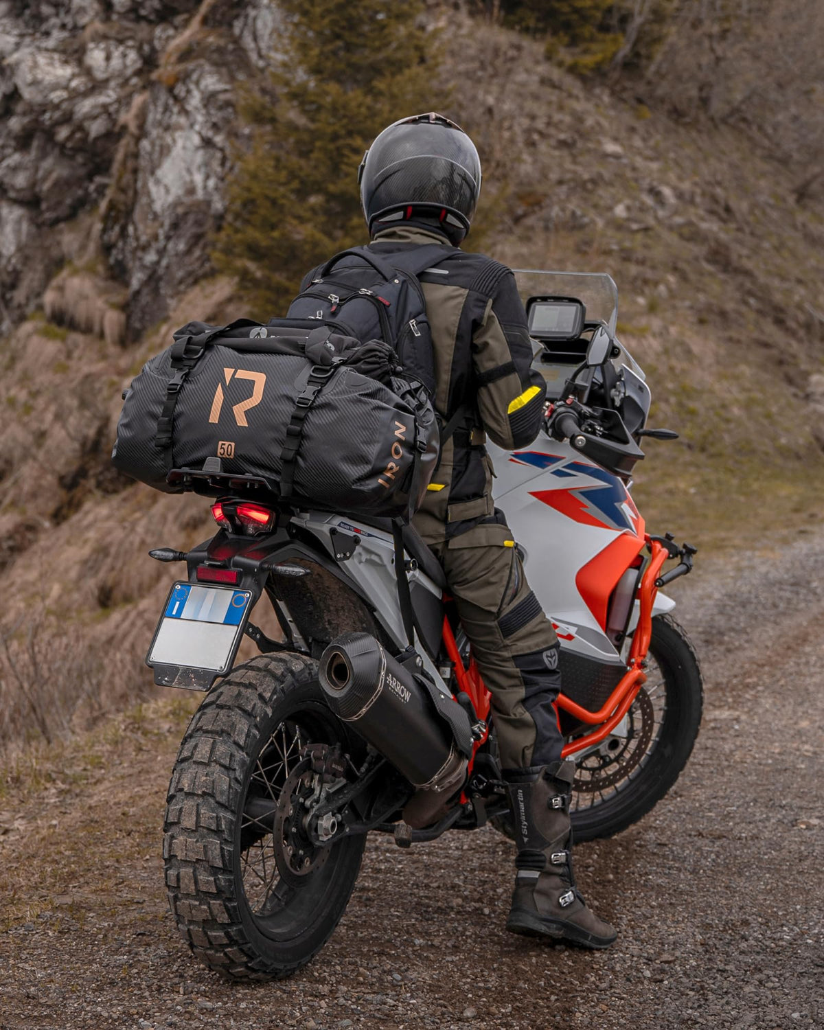 IRON JIA'S reflective strips visible at night increasing rider safety
