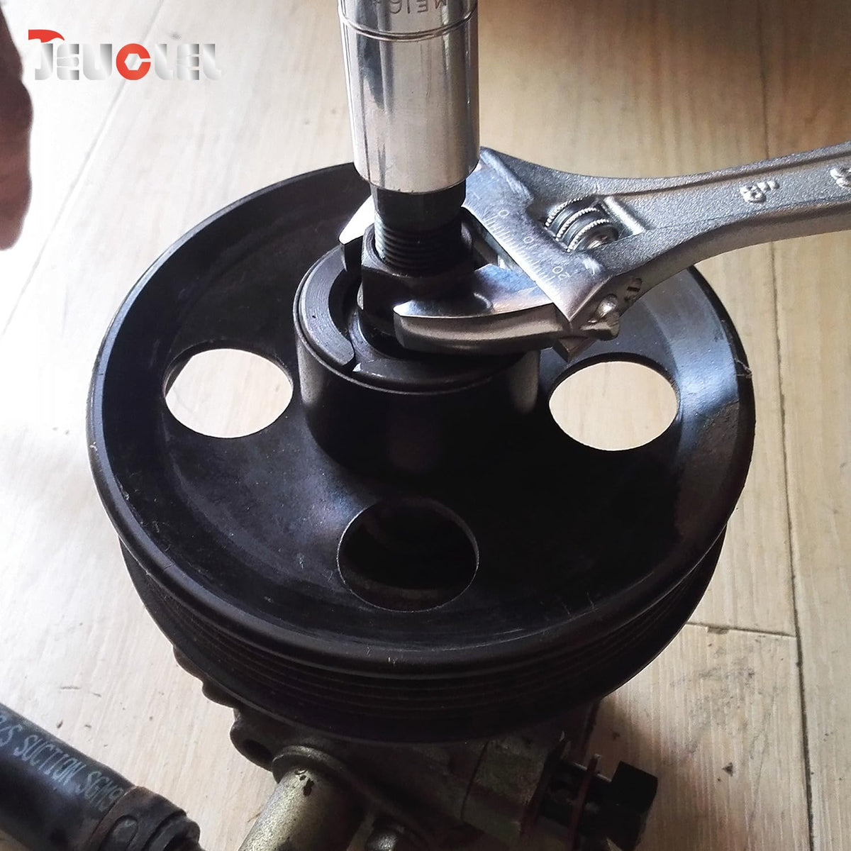JEUCLEL installation assembly detail showing correct alignment for even pressing