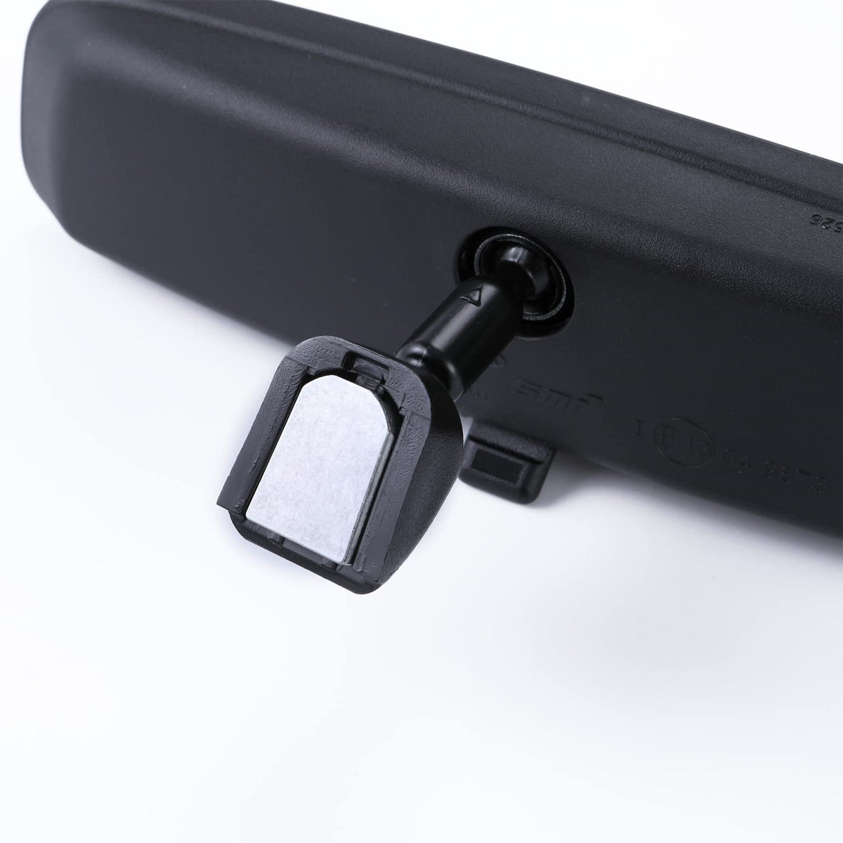JINGEA mirror installed in vehicle illustrating clear rear visibility and anti-glare benefit