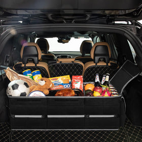 Jorindes used as a picnic caddy carrying food and drinks for a family outing