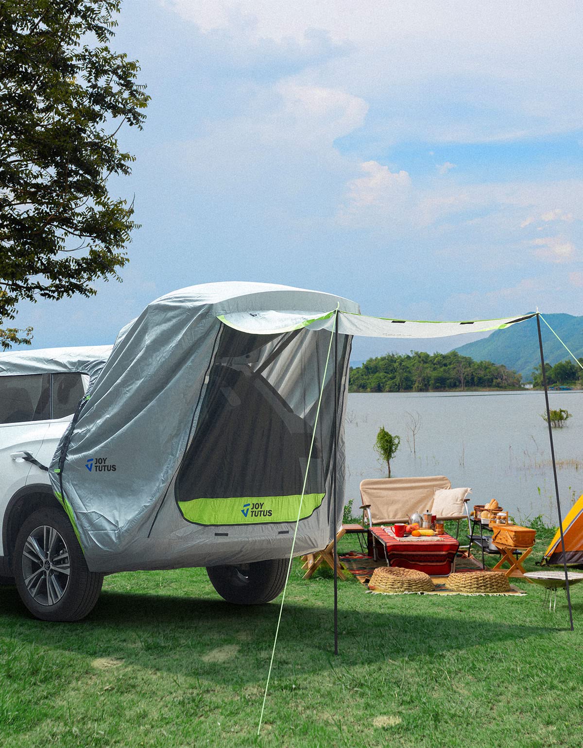 JOYTUTUS installed with people relaxing showing comfortable outdoor living space