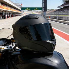 JQF Gear WS-607 side profile highlighting sleek shell and aerodynamic shape for stability