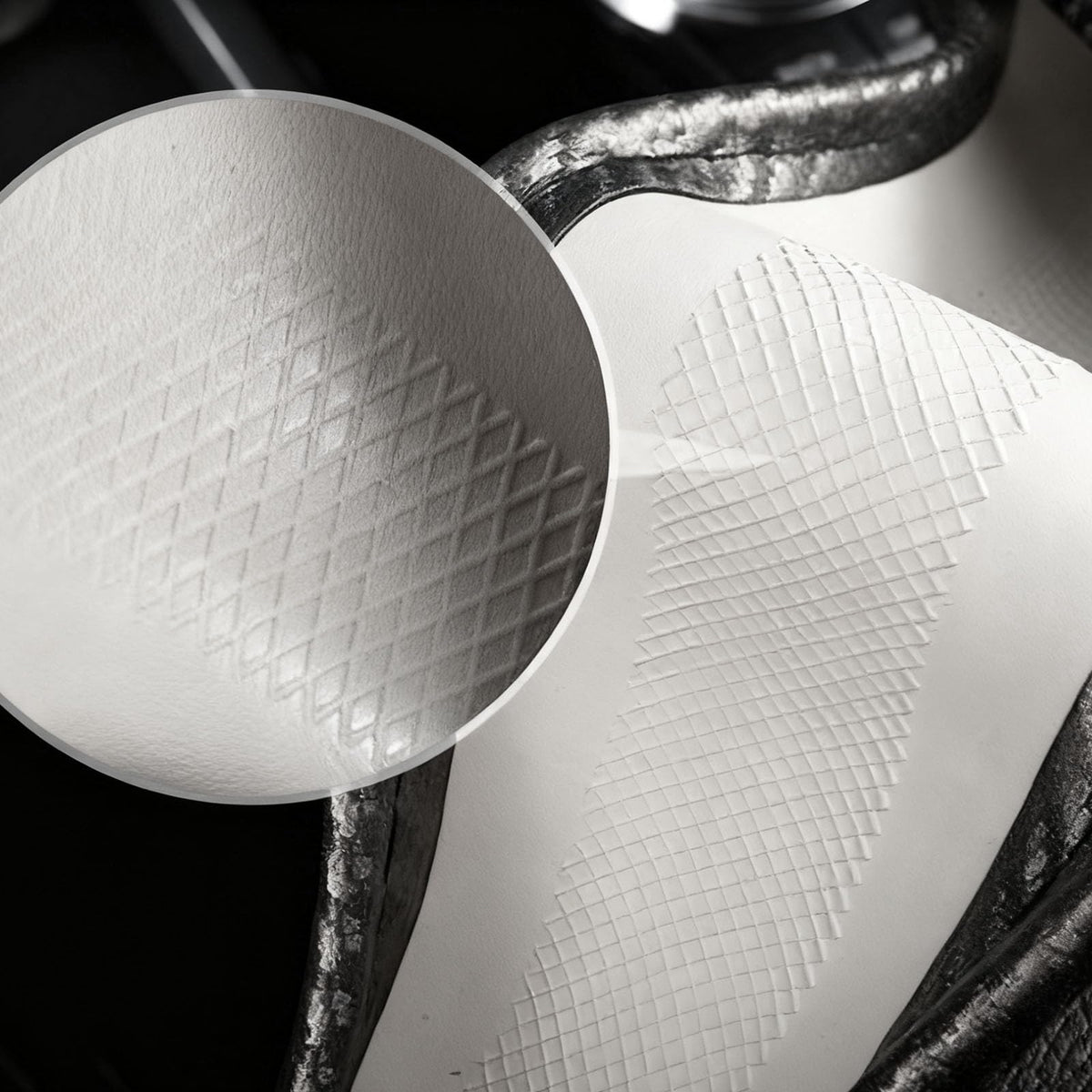 KAFEEK installation on steering wheel demonstrating easy stretch-on, tool-free setup