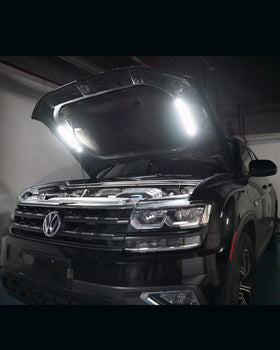 Keiurot in nighttime roadside check delivering clear engine visibility
