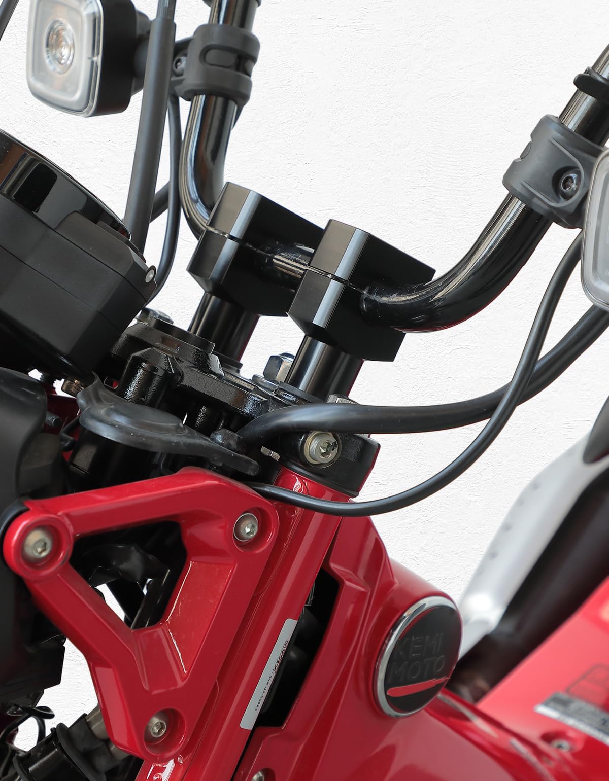 KEMIMOTO checking handlebar clearance to prevent interference at full lock