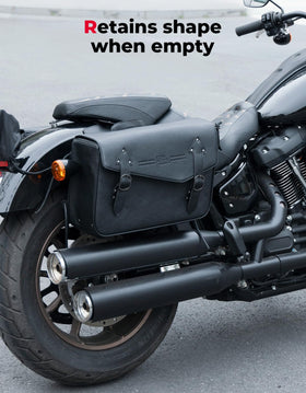 KEMIMOTO saddlebags with light rain showing water-resistant protection