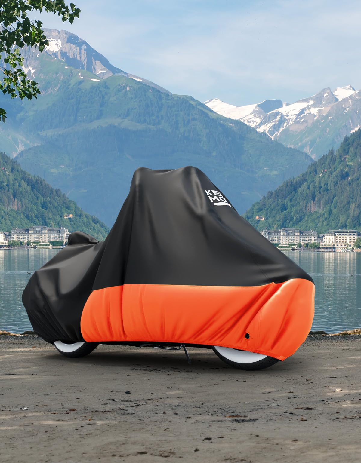 KEMIMOTO water splash on fabric showing waterproof protection benefit