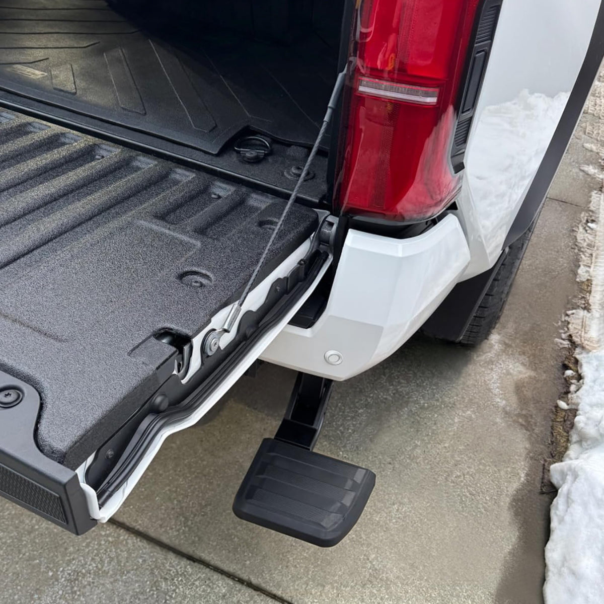 KLN rear bed step material finish detail showing corrosion resistance