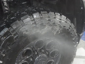 KOCHCHEMIE lifting heavy brake dust from a soiled wheel for visible results
