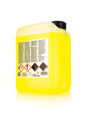 KOCHCHEMIE Autoshampoo rich foam closeup demonstrating effective suds for gentle cleaning