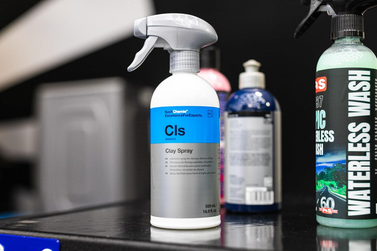 KOCHCHEMIE bottle beside a hand showing 500 ml scale for professional convenience