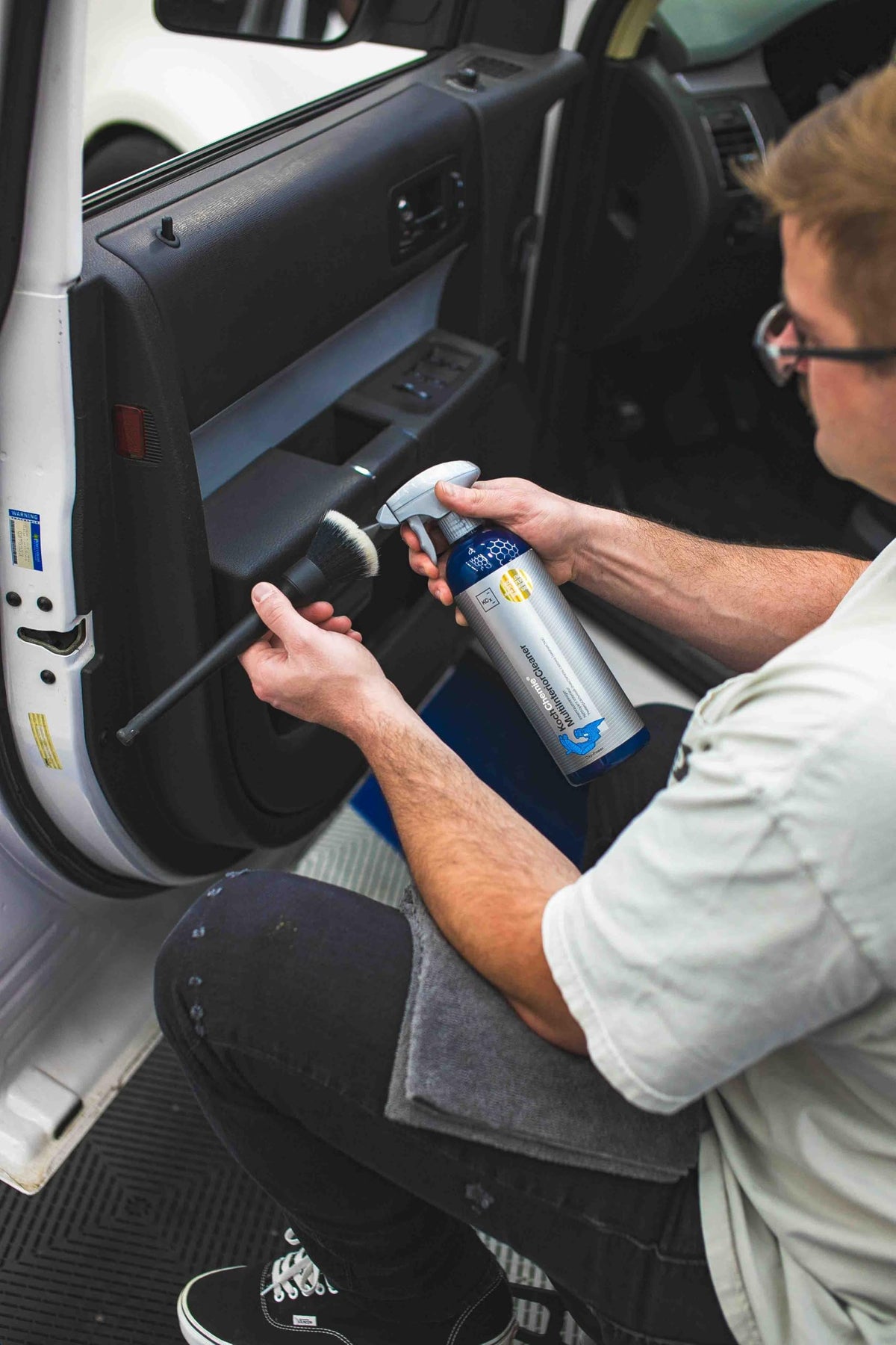 KOCHCHEMIE close-up foam on surface highlighting effective dirt lift