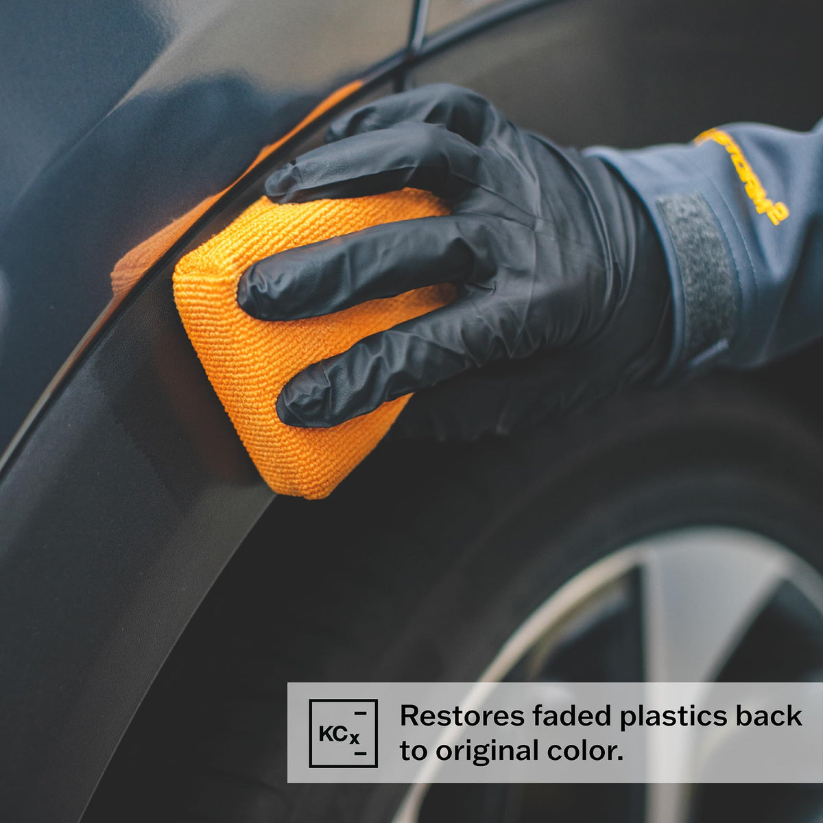 KOCHCHEMIE Plast Star on tire sidewall restoring color and protection