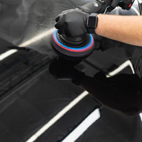 KOCHCHEMIE polishing in action on car door panel for visible correction
