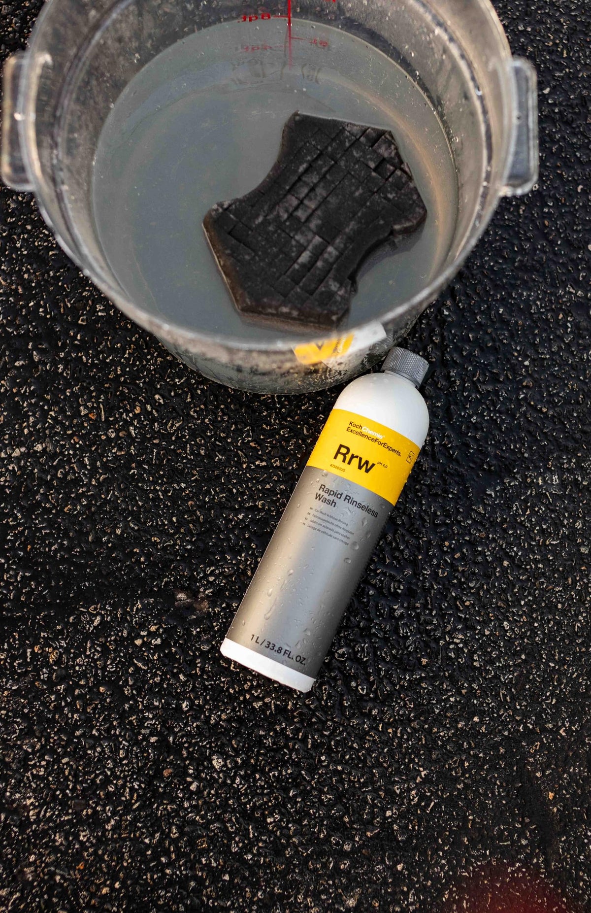 KOCHCHEMIE next to ruler for scale showing 1 liter size and portability benefit
