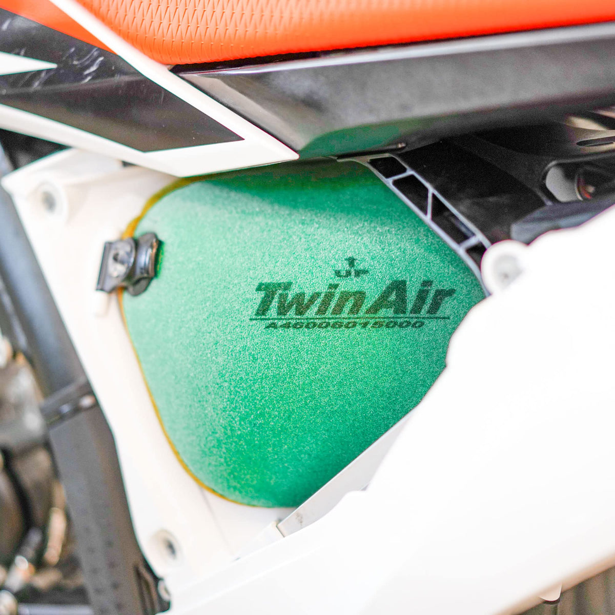 KTM foam texture close-up showing pore structure for efficient particle capture benefit