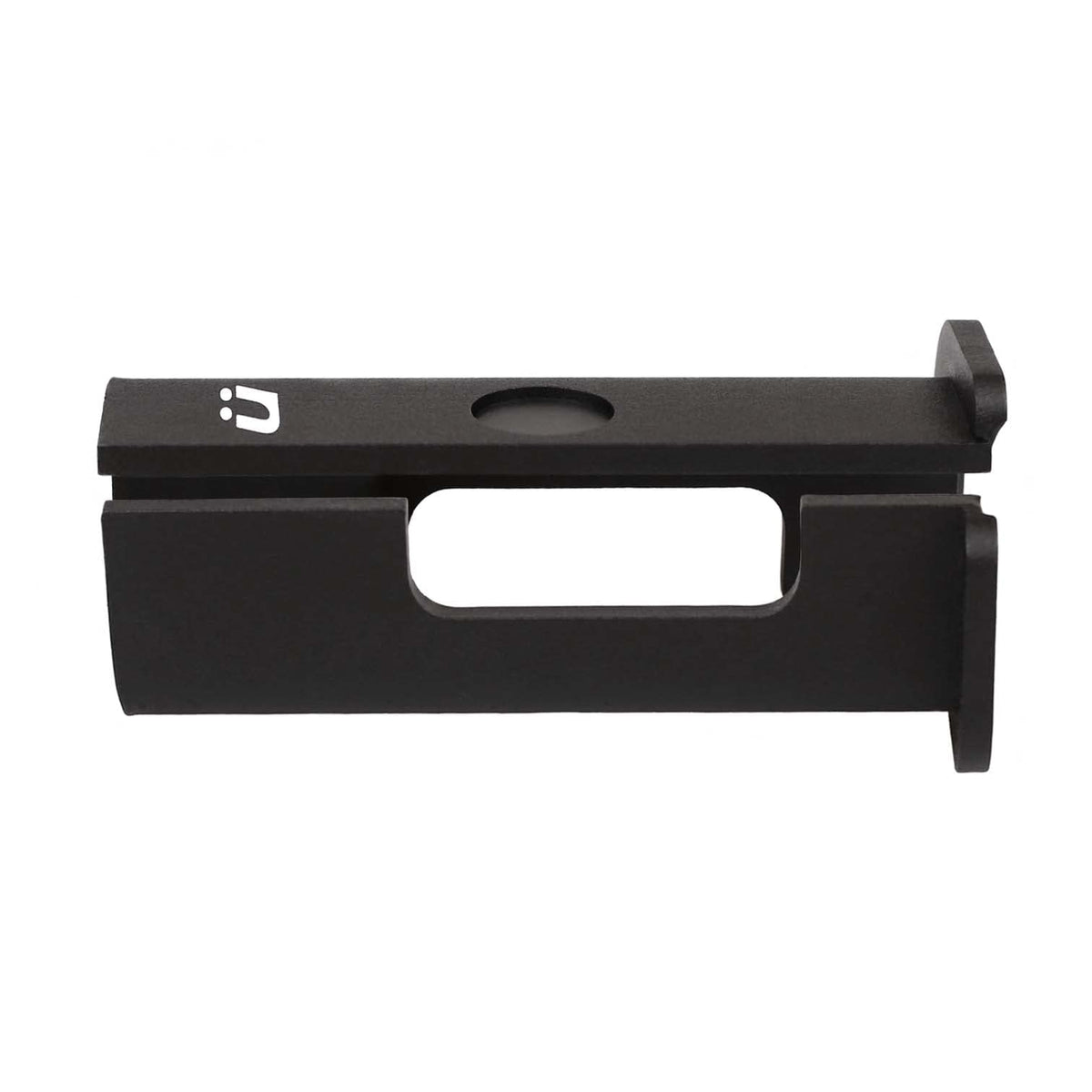 Kuat hitch reducer close-up of neodymium magnets and heavy-duty steel for fast alignment