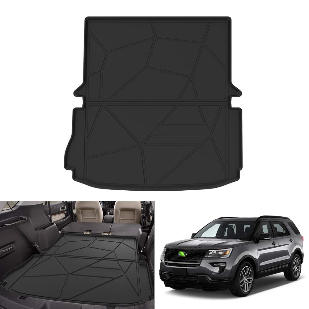 KUST front packaging showing Explorer trunk mat protecting cargo area