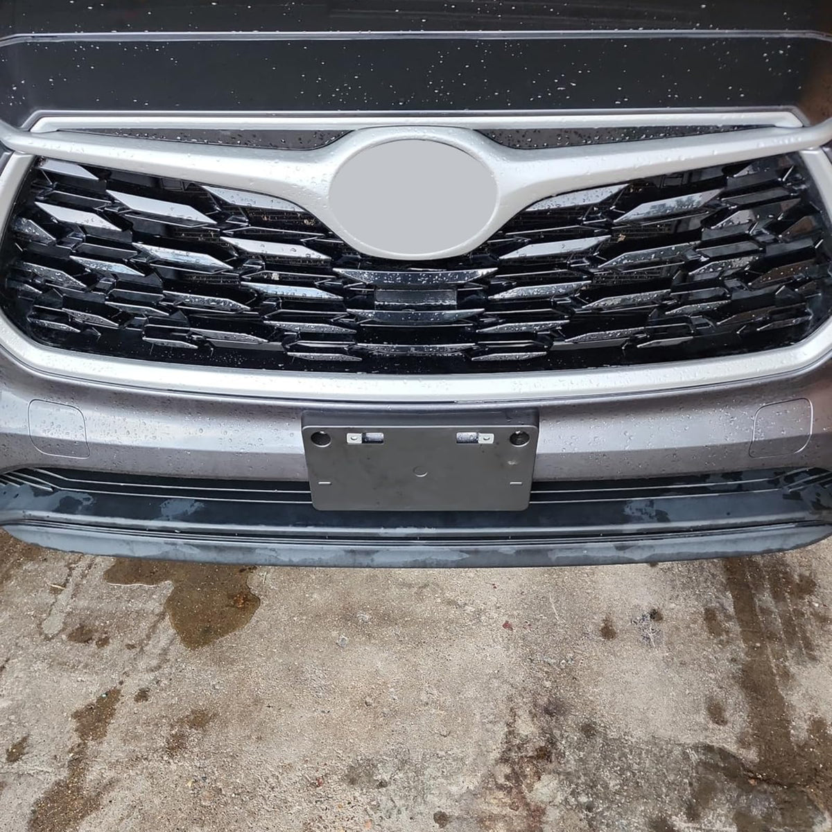 KYYET bracket side profile showing contour match to Highlander bumper