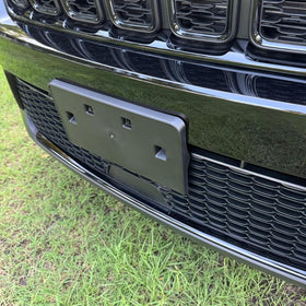 KYYET screws and hardware detail showing included fasteners for quick install