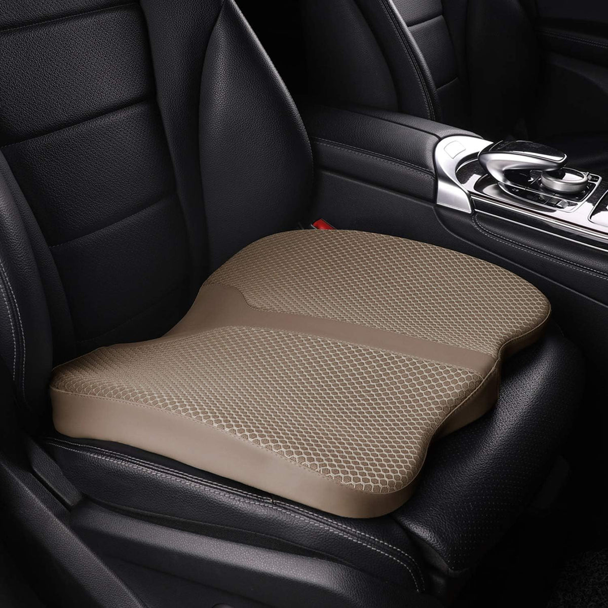 LARROUS front view of cushion showing ergonomic shape and comfort benefits