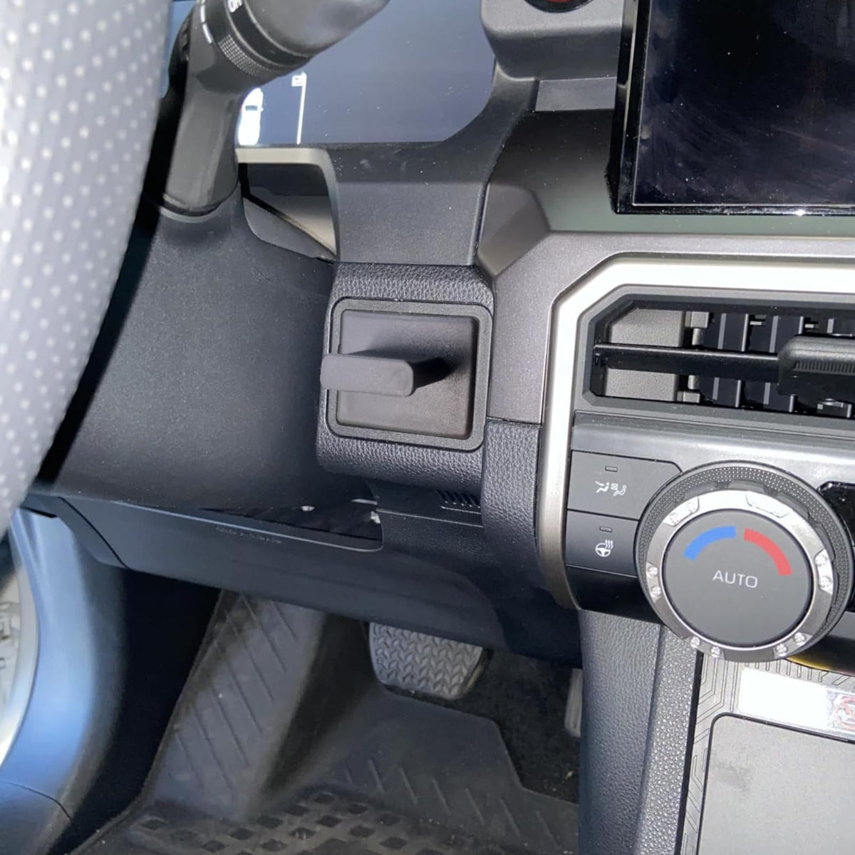 LBNCOBAG TPU anti-slip pad texture demonstrating secure, rattle-free hold