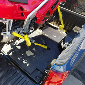 LE KAPMOZ anchor with ratchet strap securing cargo demonstrating safe restraint