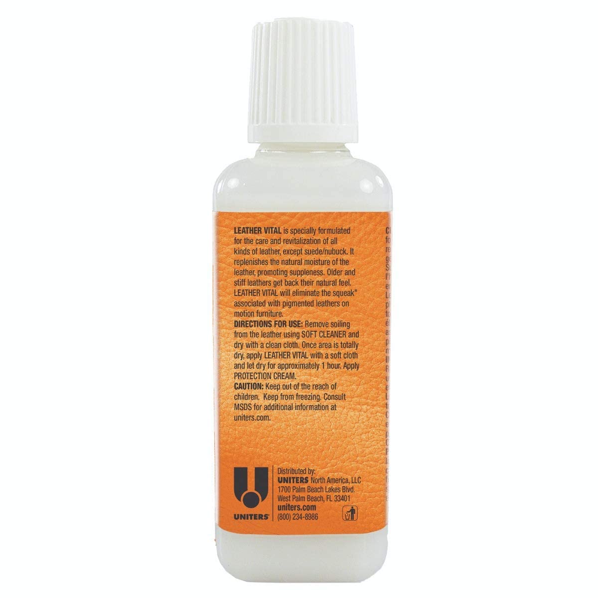 Leather Master pouring texture close-up illustrating easy absorption