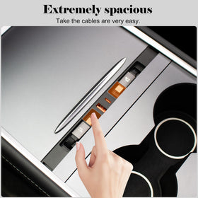 Leikaendi USB-A and USB-C ports visible, convenient multiple-device charging