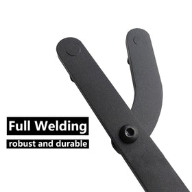 Lendpea tool engaged on engine pulley showing stable hold during maintenance