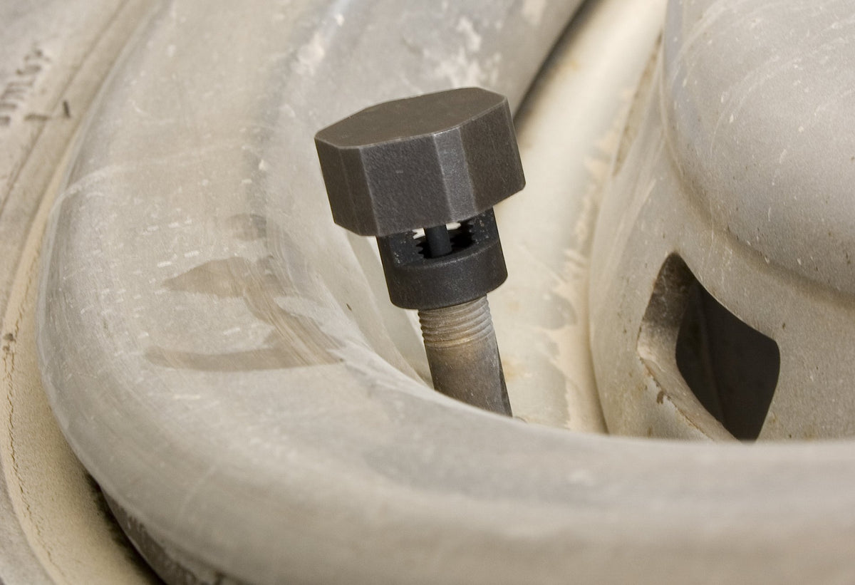 Lisle 19860 installed on tire valve demonstrating easy field use