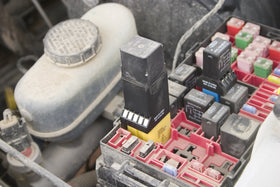 Lisle close-up of jumper flat contact pad for secure meter probing benefit
