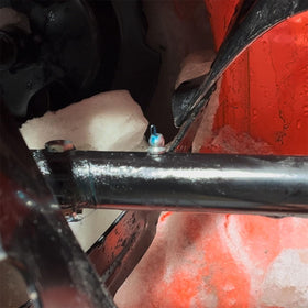 LockNLube close-up of straight fitting thread for reliable sealing