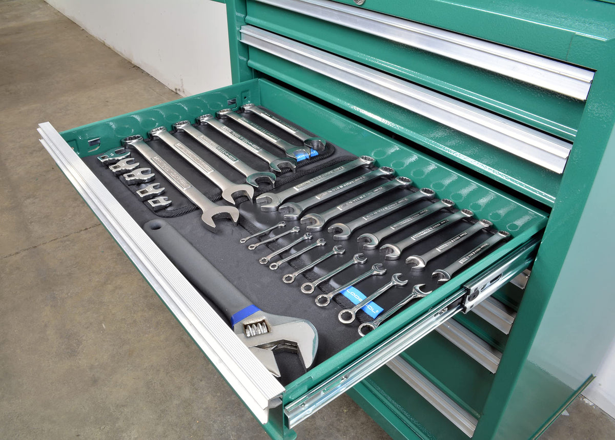 Lodesol pad with sockets and pliers magnetically held for quick access