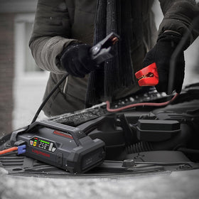 LOKITHOR JA300 clamps and USB ports close-up demonstrating safe connections and fast charging
